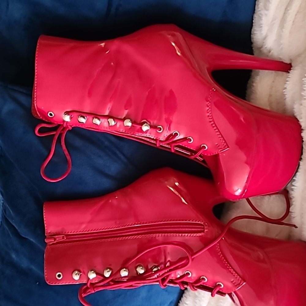 Women sexy platforms Red. Size 8